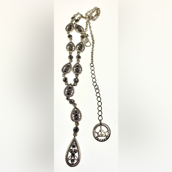 Vintage Signed Trifari Crown Silver Tone Y Necklace With Black Rhinestones - Picture 2 of 6